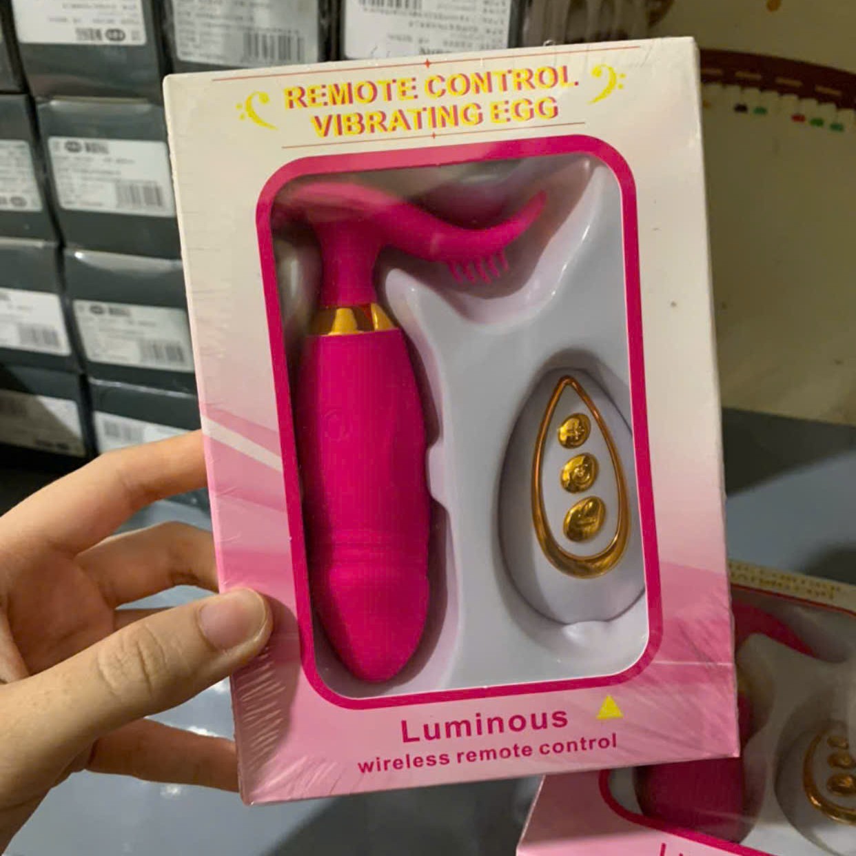 Trứng rung điều khiển từ xa không dây qua remote.